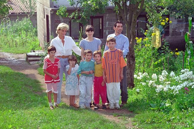 Bosnia marks 20 years since Princess Diana's visit | iNFOnews.ca