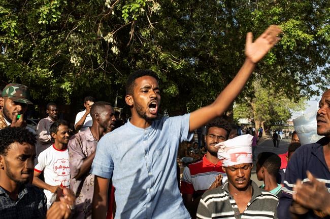 Sudanese hold mass rally amid standoff with generals | iNFOnews.ca