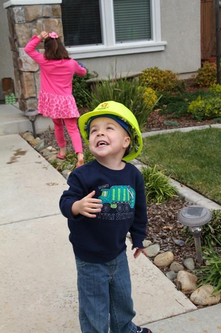 Wish granted: Six-year-old boy is garbage man for a day | iNFOnews.ca