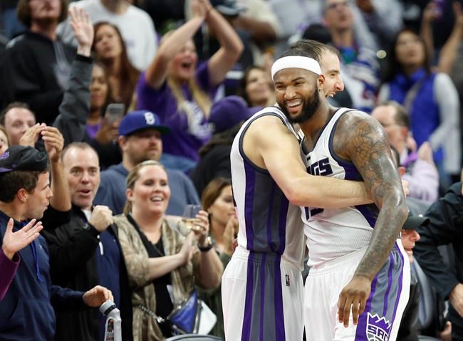 Controversy swirls around final play in Raptors' 102-99 loss to Kings | iNFOnews.ca