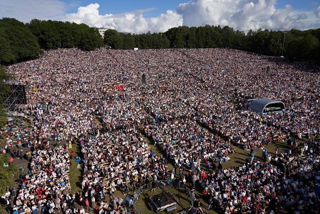 Massive choir a place for Estonians to find identity, solace | iNFOnews.ca Massive choir a place for Estonians to find identity, solace | iNFOnews.ca