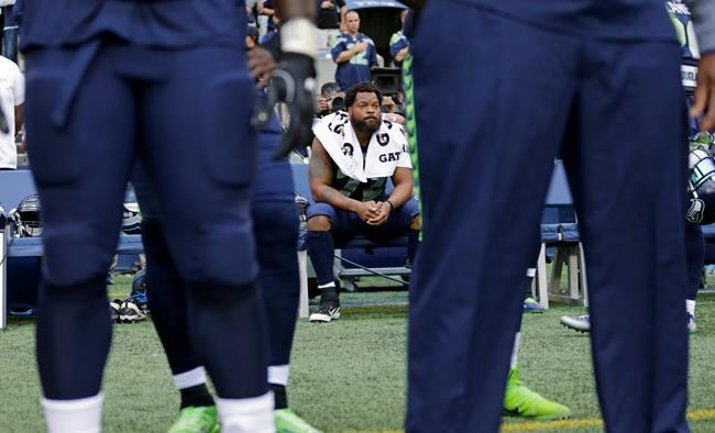 Seahawks DE Bennett sits again during national anthem | iNFOnews.ca Seahawks DE Bennett sits again during national anthem | iNFOnews.ca