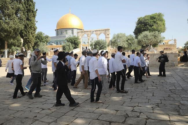 Throngs of Israeli nationalists march in Jerusalem Old City | iNFOnews.ca