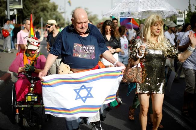 Jerusalem gay pride parade draws revelers, police | iNFOnews.ca CP1959420714