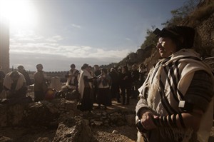 Despite arrests, attacks, group of Israeli women seeks to pray their way at the Western Wall | iNFOnews.ca CP21214612