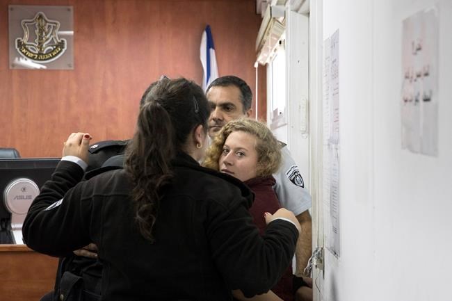 Palestinian girl praised as hero after confronting soldiers | iNFOnews.ca Palestinian girl praised as hero after confronting soldiers | iNFOnews.ca