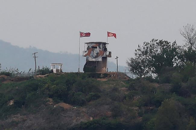 North and South Korean troops exchange fire along border | iNFOnews.ca