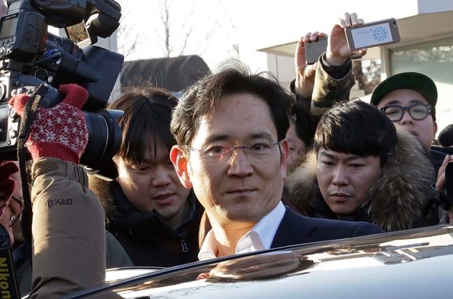 Samsung vows to keep up investment as trade war raises risks | iNFOnews.ca