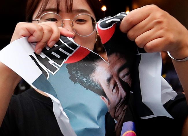South Korean political parties back Moon in Japan trade row | iNFOnews.ca