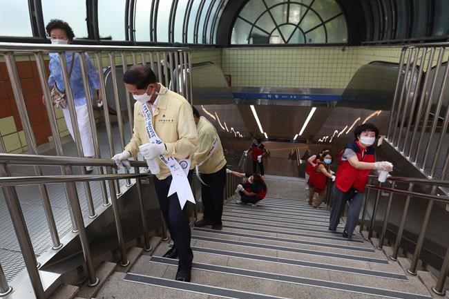 Asia Today: Many schools close again amid South Korea spike | iNFOnews.ca