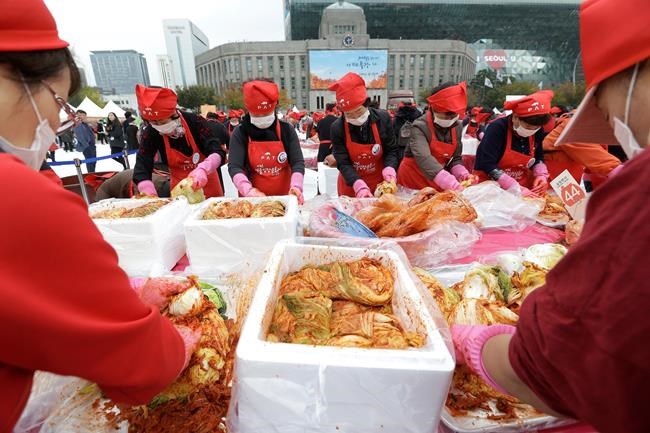 Image of Asia: Making and sharing kimchi with less fortunate | iNFOnews.ca Image of Asia: Making and sharing kimchi with less fortunate | iNFOnews.ca