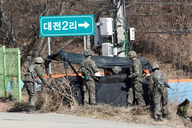 Missile tests add pressure on Trump over North Korea | iNFOnews.ca