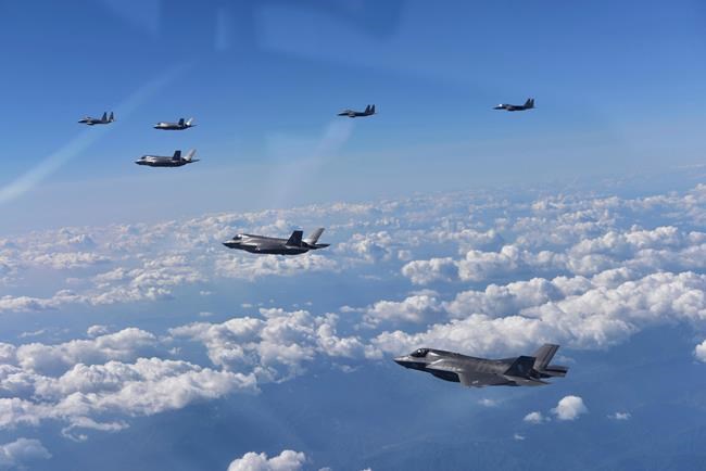 US flies bombers, fighters in show of force against N. Korea | iNFOnews.ca