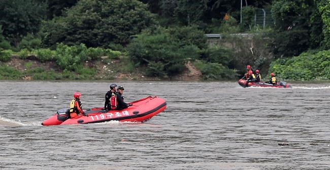 Kim visits North Korea flood zone, orders shelter, food aid | iNFOnews.ca