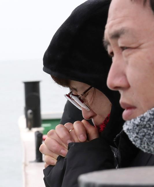 The Latest: Work resumes on raising sunken SKorean ferry | iNFOnews.ca