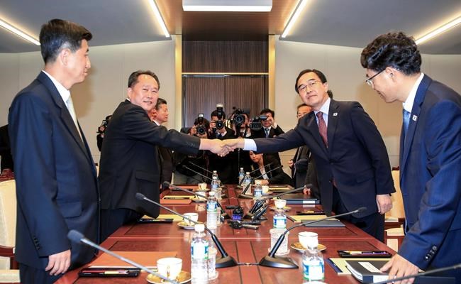 The Latest: Koreas agree to hold military, Red Cross talks | iNFOnews.ca The Latest: Koreas agree to hold military, Red Cross talks | iNFOnews.ca