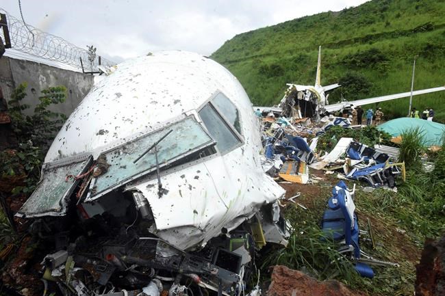 Survivors of deadly India crash say plane swayed violently | iNFOnews.ca