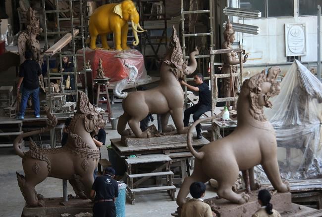 Artisans making preparations for Thai king's funeral | iNFOnews.ca