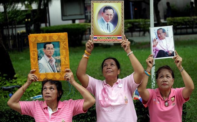 Image of Asia: Praying for the health of Thailand's king | iNFOnews.ca CP2052791428