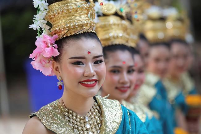 Thai cave boys mark year since ordeal with Buddhist rites | iNFOnews.ca