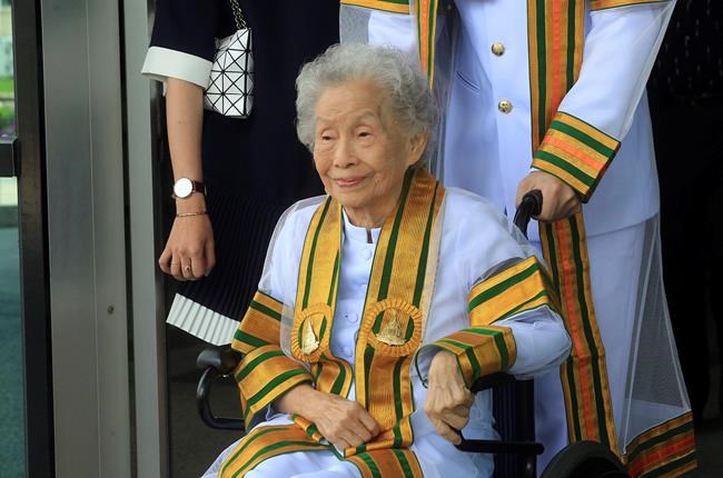 91-year-old Thai woman earns bachelor's degree | iNFOnews.ca