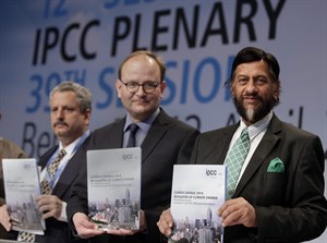 In key document, UN climate panel warns emissions rising but drops statistics showing where | iNFOnews.ca CP27982019