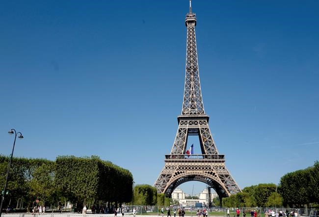 Paris celebrates its liberation from Nazis, 75 years on | iNFOnews.ca