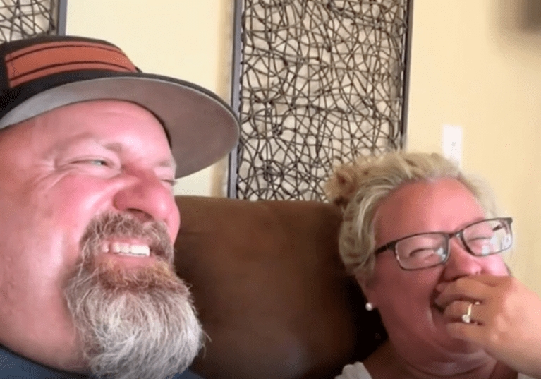 TRENDING NOW: Mom and dad try a video selfie | iNFOnews.ca