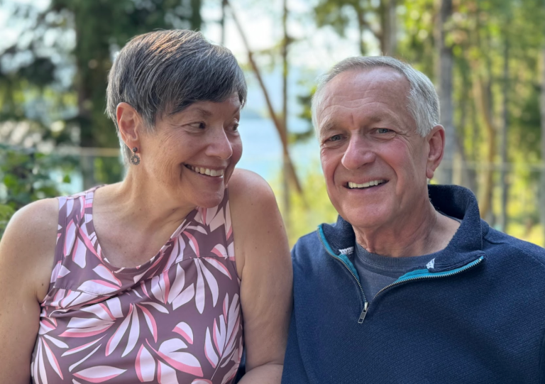 A picture of an elderly married couple.