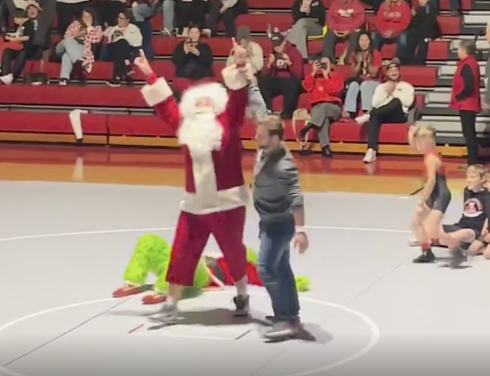 TRENDING NOW: WWE Santa versus The Grinch | iNFOnews.ca