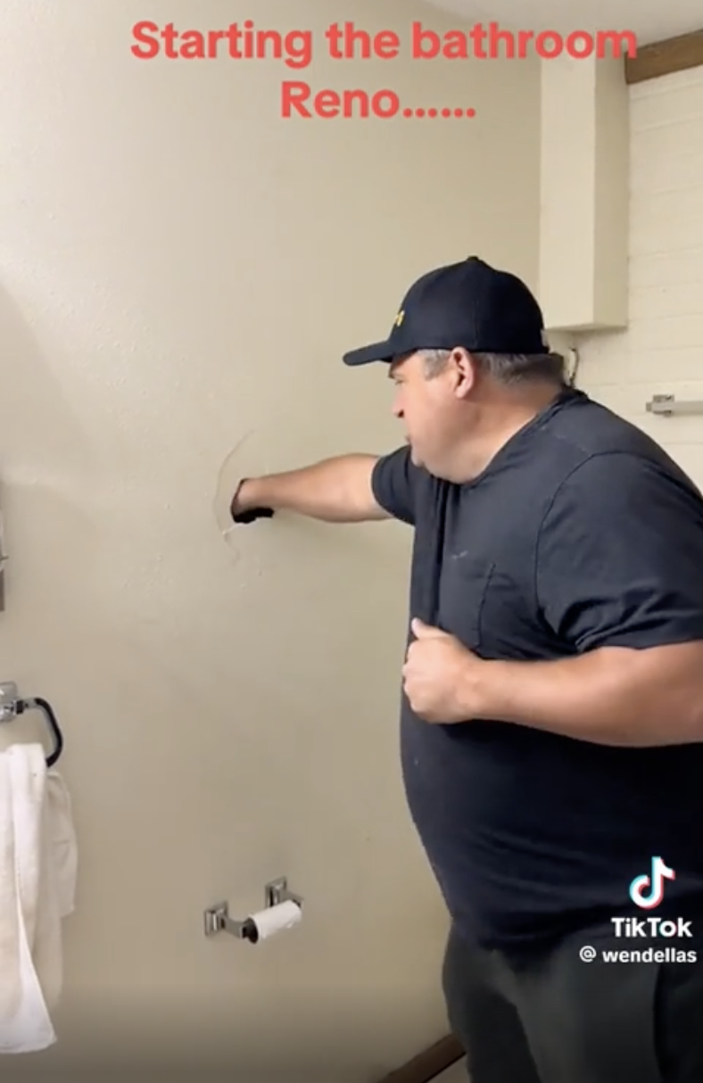 TRENDING NOW: Start of bathroom reno goes badly | iNFOnews.ca