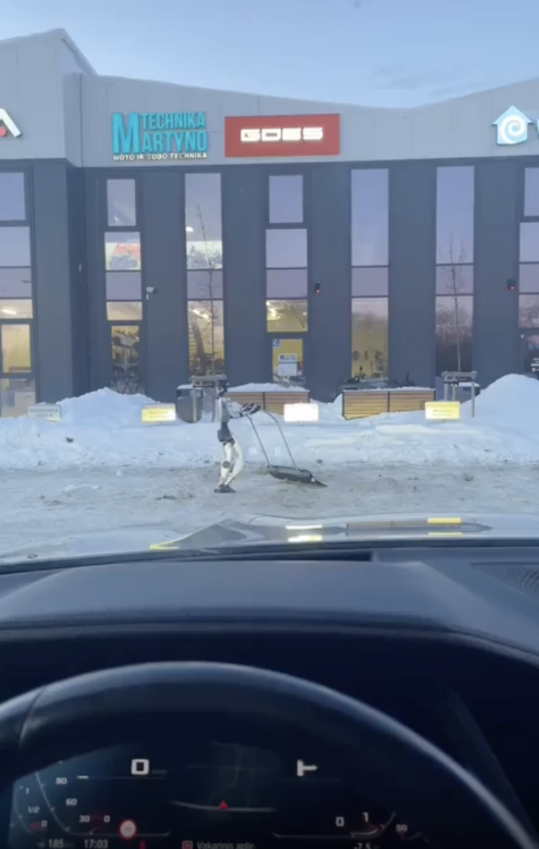 TRENDING NOW: Snow proves to be robot's cryptonite | iNFOnews.ca