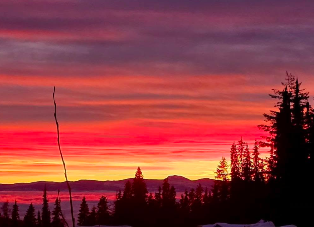 iN PHOTOS: Superb Silver Star mountain sunsets saturate skies | iNFOnews.ca