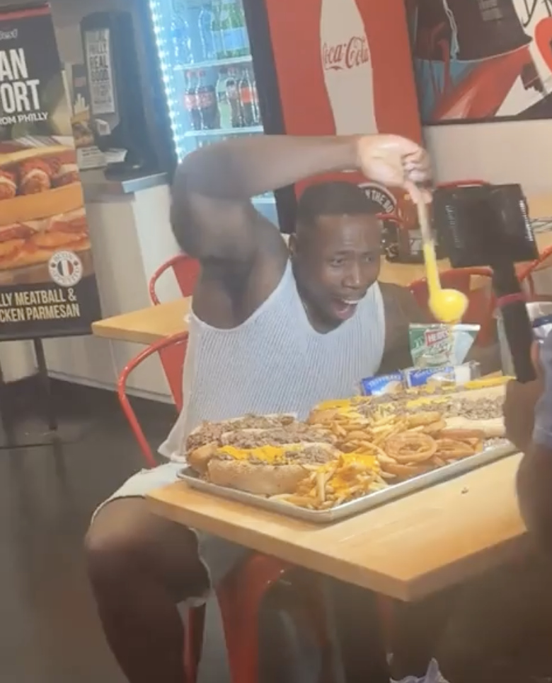 TRENDING NOW: An influencer caught in their natural habitat | iNFOnews.ca TRENDING NOW: An influencer caught in their natural habitat | iNFOnews.ca