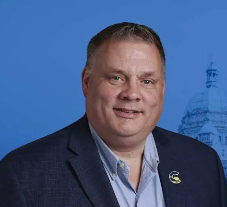 Peter Milobar headshot.