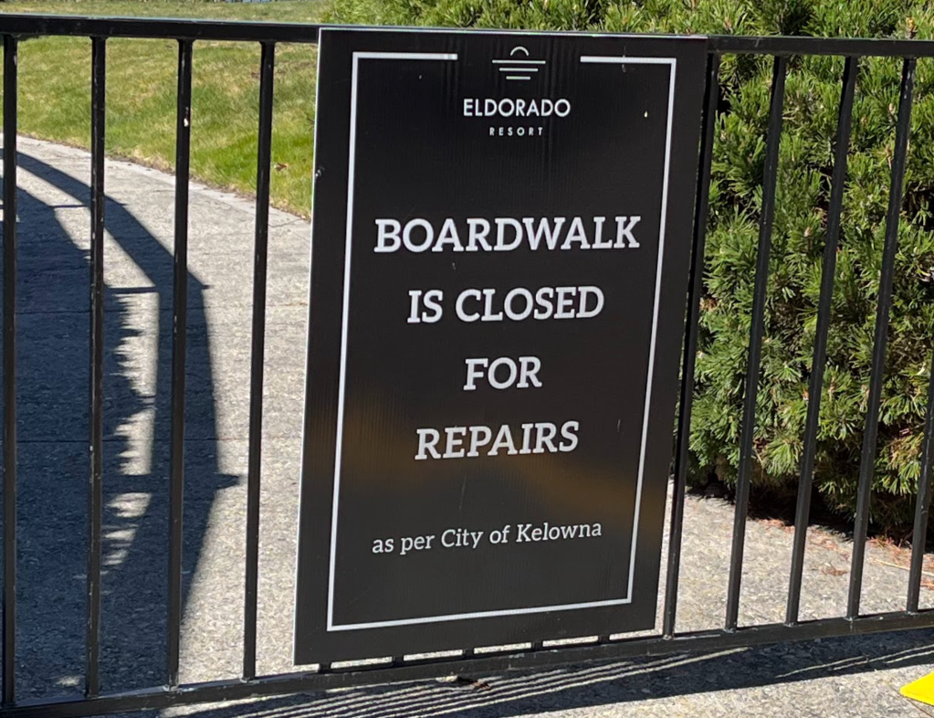 City of Kelowna won’t open the gates as lakefront hotel locks public out of boardwalk | iNFOnews.ca