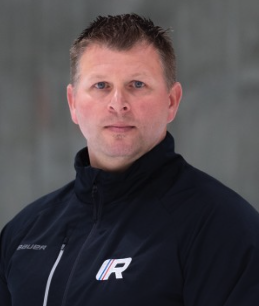 Okanagan hockey coach convicted for taking photo of wife in shower | iNFOnews.ca