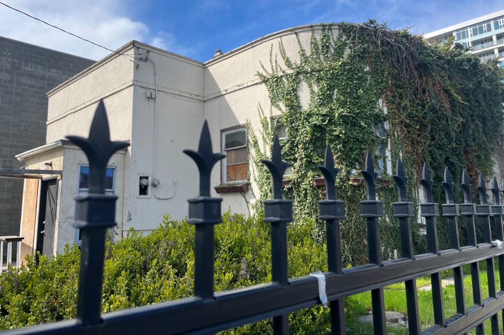 Why no one wants this free Kelowna house | iNhome