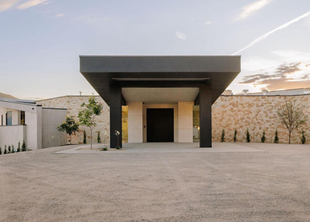 The most luxurious vineyard real estate listings in the South Okanagan | iNwine