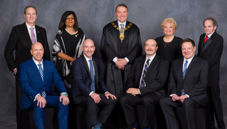 A group photo of Kelowna city council.