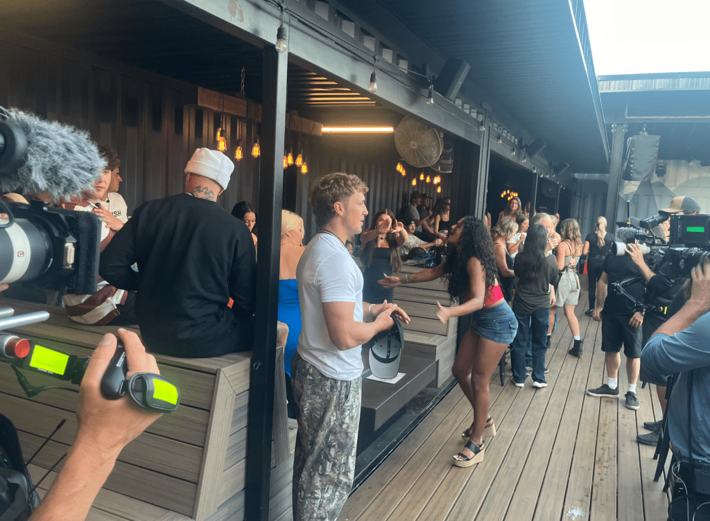 'Canada Shore' cast surprise customers at Kelowna brewery for country swing night | iNwine