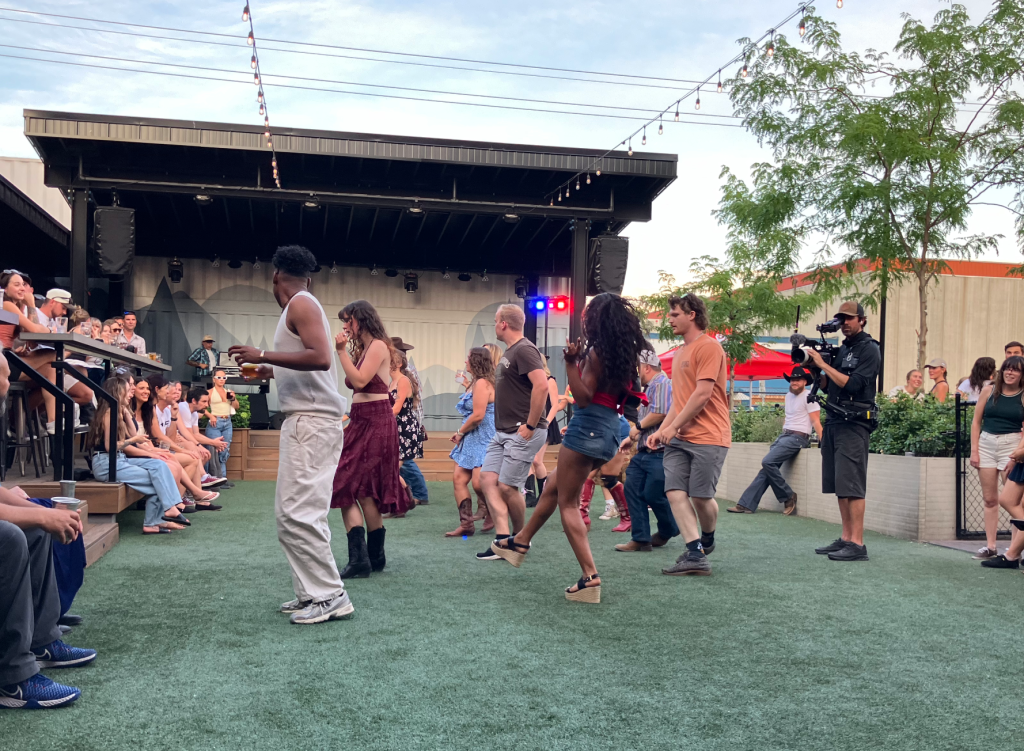 'Canada Shore' cast surprise customers at Kelowna brewery for country swing night | iNwine