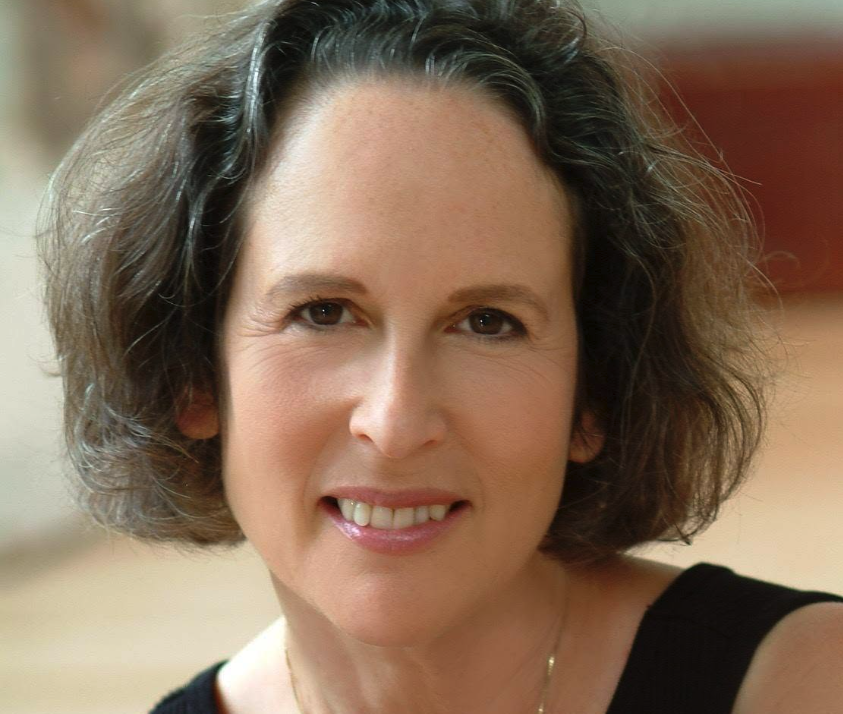 A head shot of Lorraine Bennington.