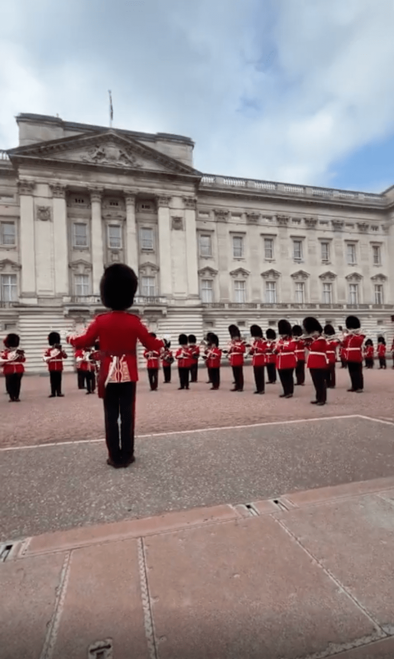 TRENDING NOW: Buckingham Palace guard honour Dolly Parton | iNFOnews.ca
