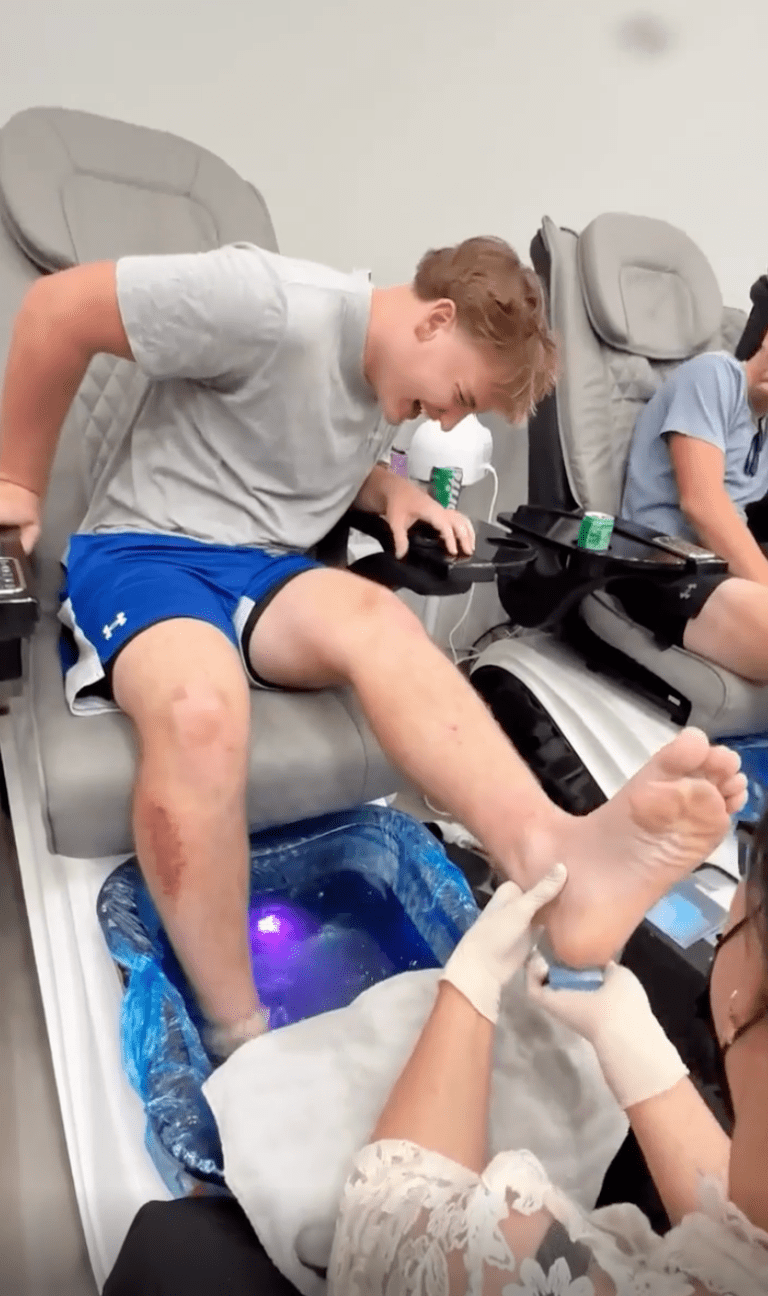 TRENDING NOW: Bros having a spa day | iNFOnews.ca