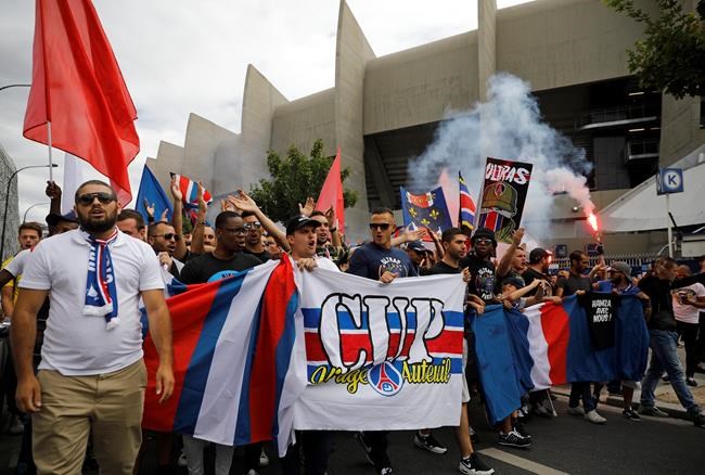 Neymar says move not cash-driven; PSG expects financial lift | iNFOnews.ca CP1881100349