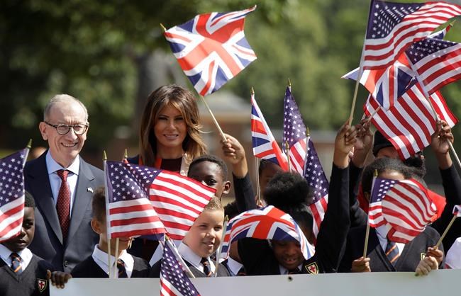 Melania Trump dutifully tries her hand at lawn bowls | iNFOnews.ca