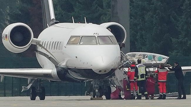 Comatose Russian dissident visited by wife, aide in Germany | iNFOnews.ca
