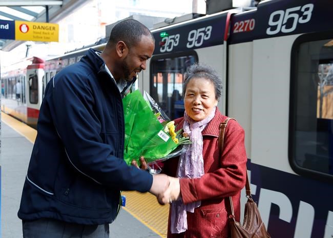 'Very grateful:' Driver returns birthday cash to woman who left purse on train | iNFOnews.ca