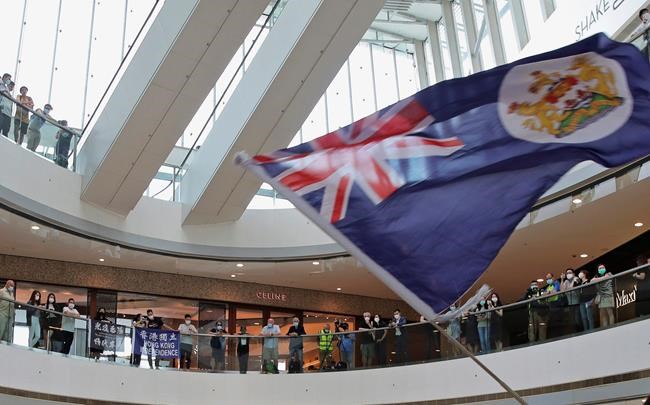 Thousands flee Hong Kong for UK, fearing China crackdown | iNFOnews.ca